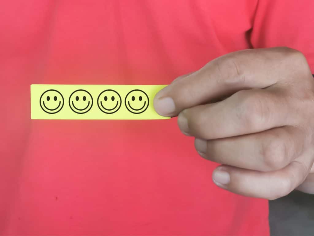 Selective Focus Sticky Note With Smiley Face Symbo 2022 11 08 08 36 43 Utc 1024x768